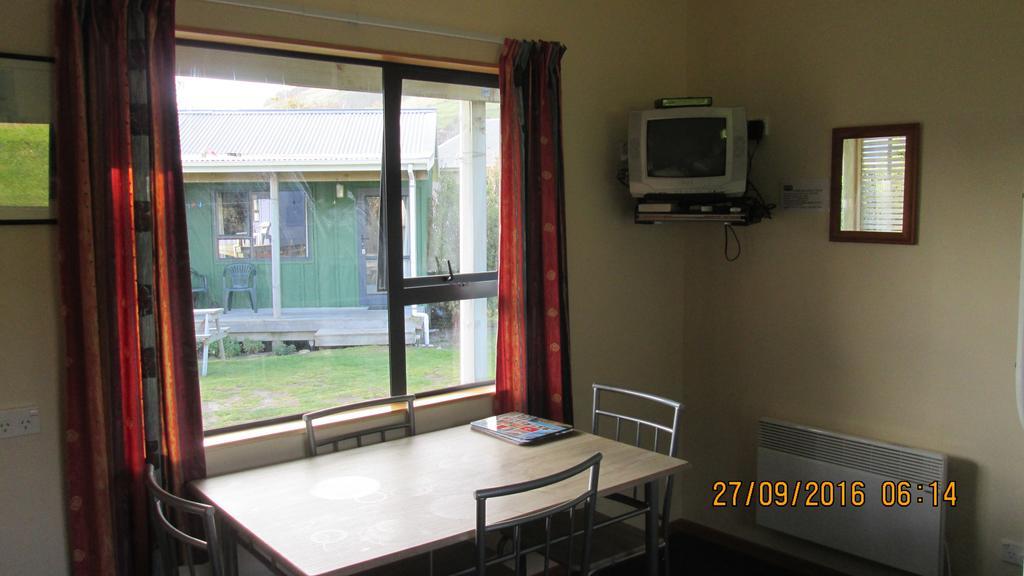 Catlins Newhaven Holiday Park Owaka Экстерьер фото