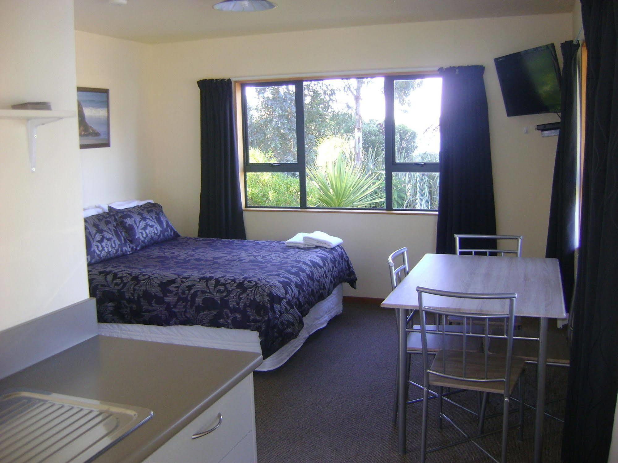 Catlins Newhaven Holiday Park Owaka Экстерьер фото